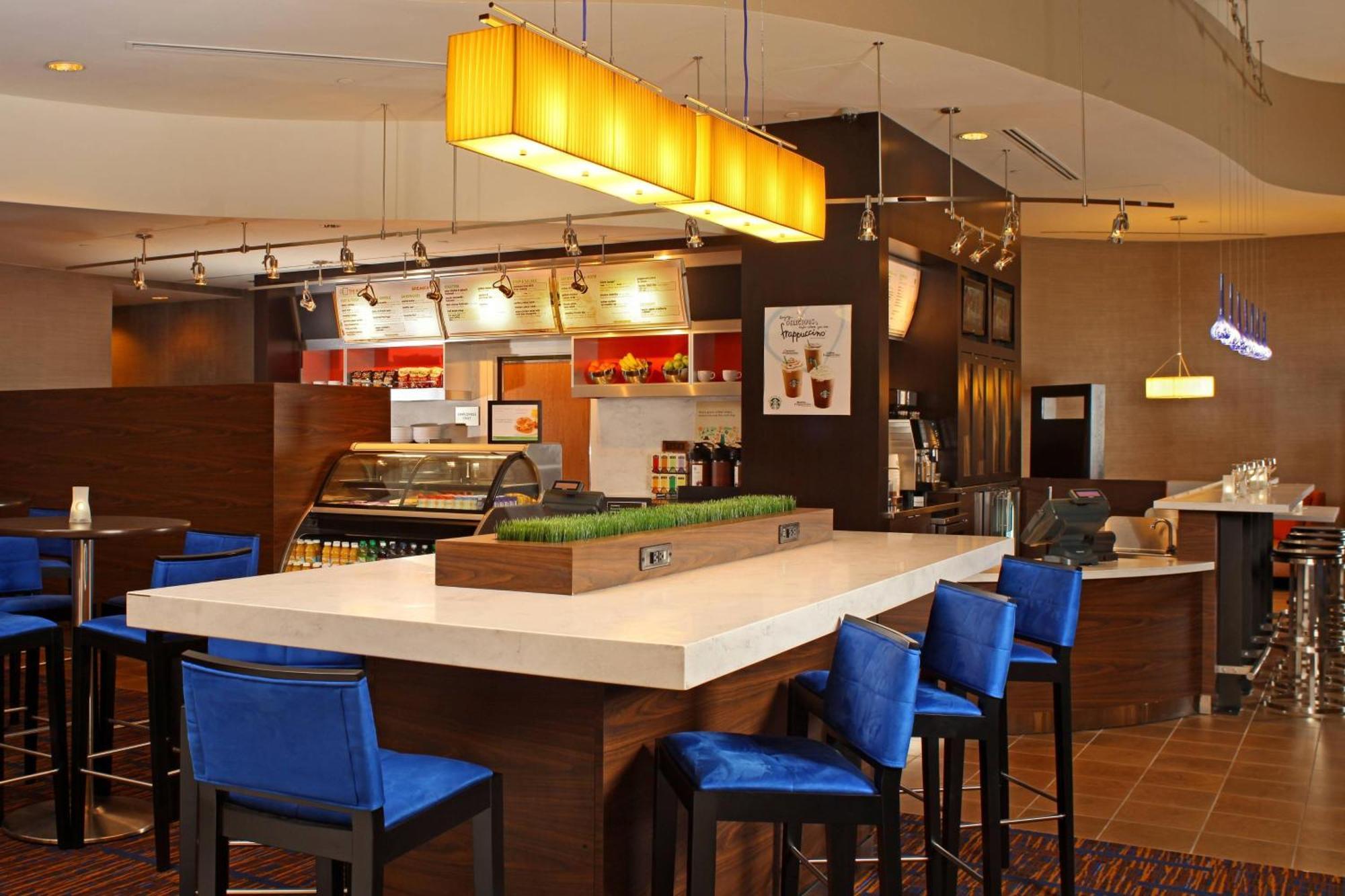 Courtyard By Marriott Baltimore Downtown/Inner Harbor Екстериор снимка
